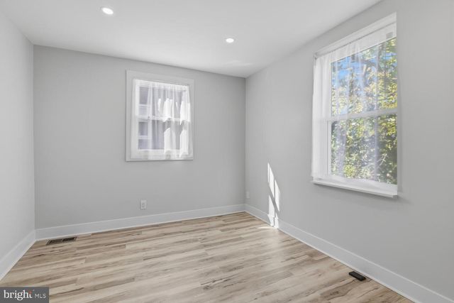 937 E GORGAS LN, Philadelphia, PA 19150