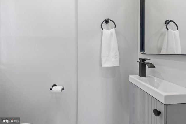 937 E GORGAS LN, Philadelphia, PA 19150