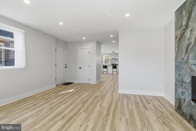 937 E GORGAS LN, Philadelphia, PA 19150