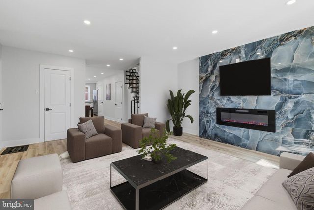 937 E GORGAS LN, Philadelphia, PA 19150