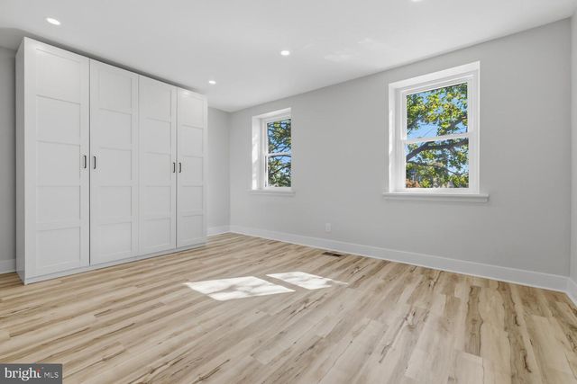 937 E GORGAS LN, Philadelphia, PA 19150