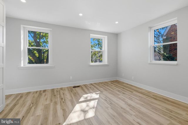 937 E GORGAS LN, Philadelphia, PA 19150