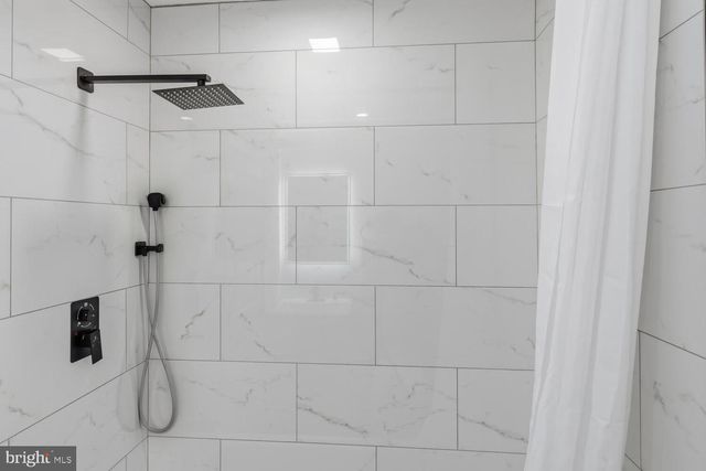 937 E GORGAS LN, Philadelphia, PA 19150