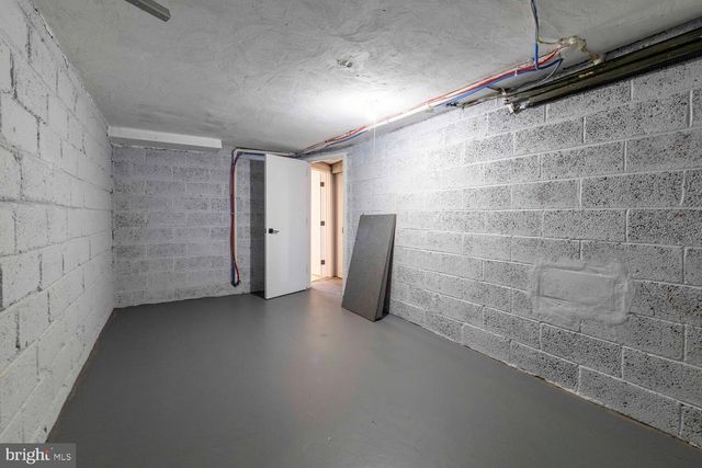 937 E GORGAS LN, Philadelphia, PA 19150