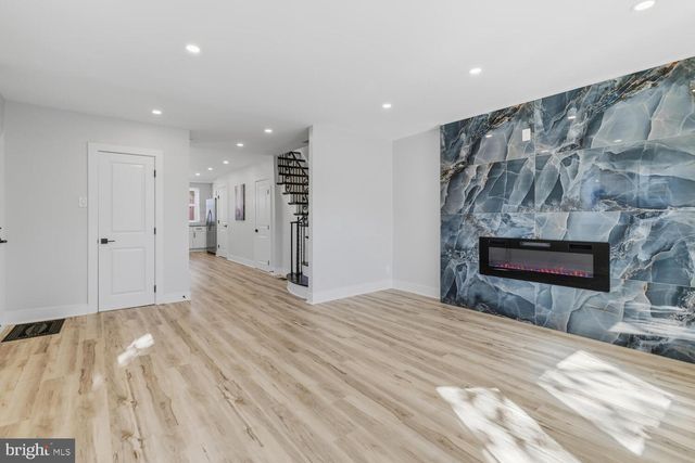 937 E GORGAS LN, Philadelphia, PA 19150