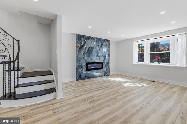 937 E GORGAS LN, Philadelphia, PA 19150