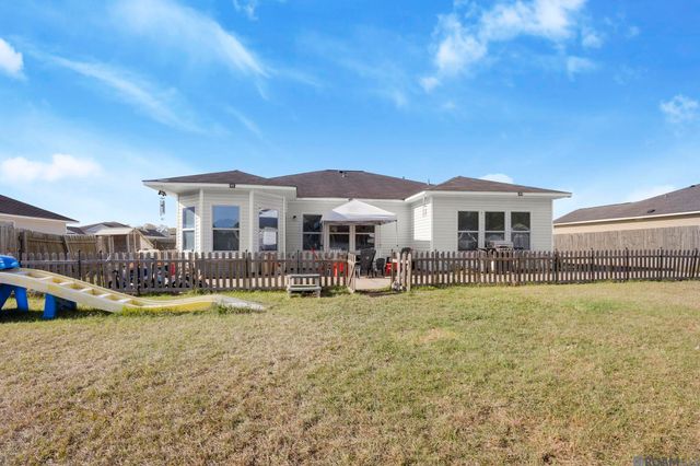 35080 Rayville Dr, Denham Springs, LA 70706