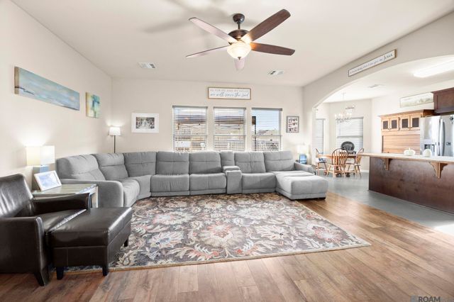 35080 Rayville Dr, Denham Springs, LA 70706