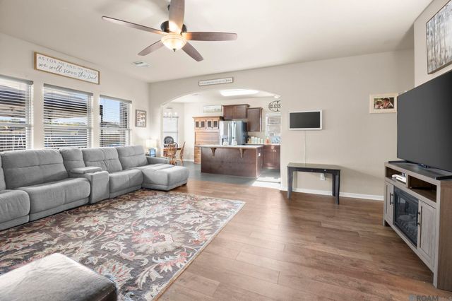 35080 Rayville Dr, Denham Springs, LA 70706