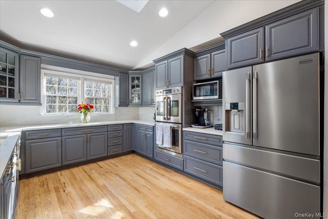 10 Burling Avenue, White Plains, NY 10605