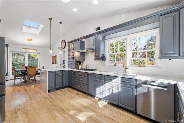 10 Burling Avenue, White Plains, NY 10605