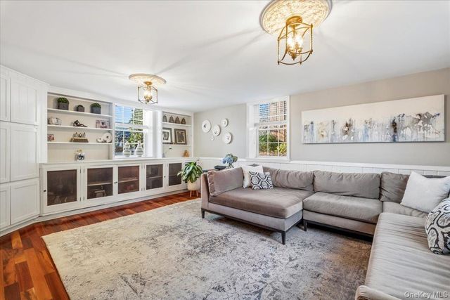 10 Burling Avenue, White Plains, NY 10605