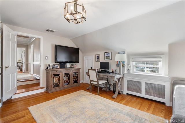 10 Burling Avenue, White Plains, NY 10605