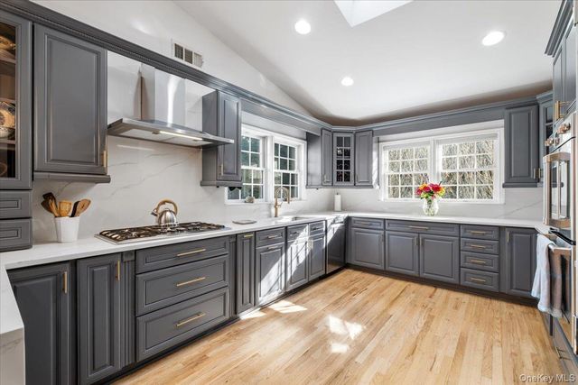 10 Burling Avenue, White Plains, NY 10605