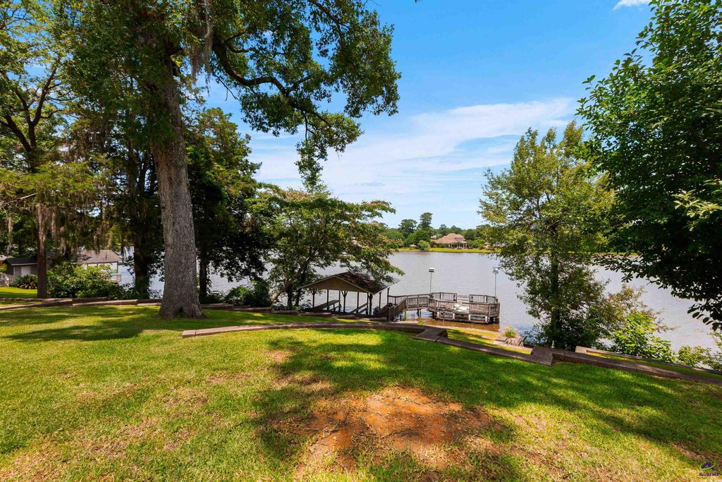 132 Mossland Drive, Perry, GA 31069