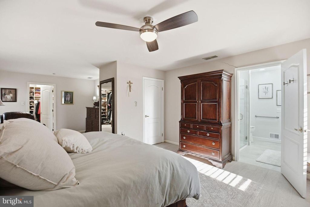 Image 23 of property listing at 4640 DULEY DR, White Plains, MD 20695