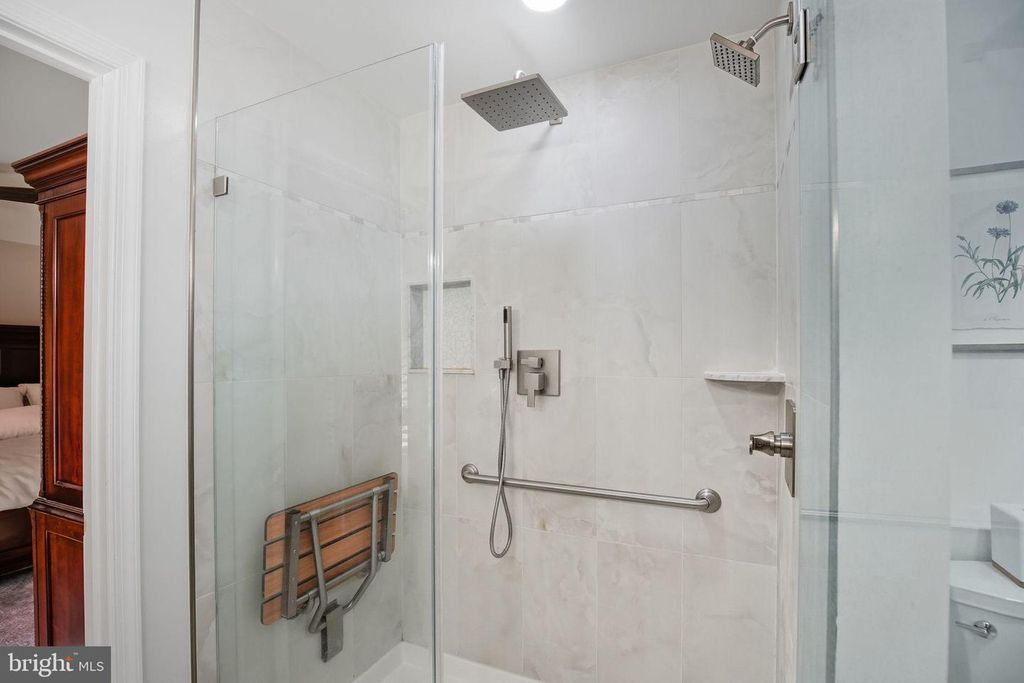 Image 25 of property listing at 4640 DULEY DR, White Plains, MD 20695