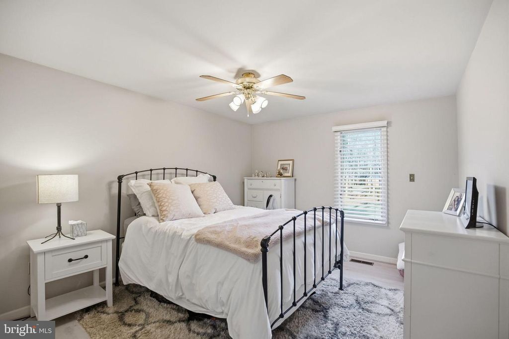 Image 26 of property listing at 4640 DULEY DR, White Plains, MD 20695