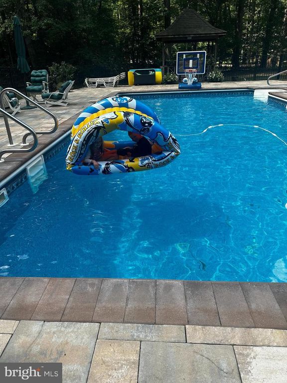 Image 34 of property listing at 4640 DULEY DR, White Plains, MD 20695