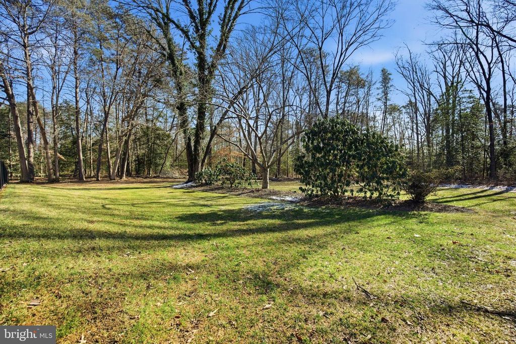 Image 35 of property listing at 4640 DULEY DR, White Plains, MD 20695