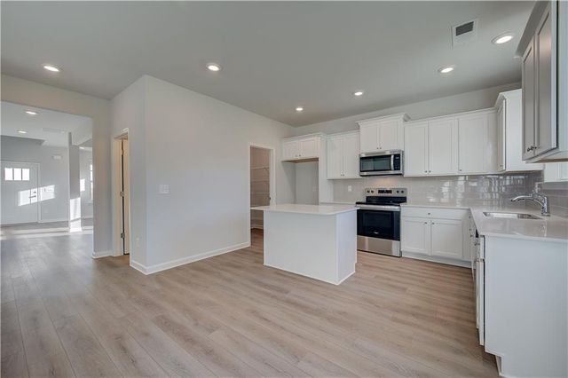 207 St Annes Place, Covington, GA 30016