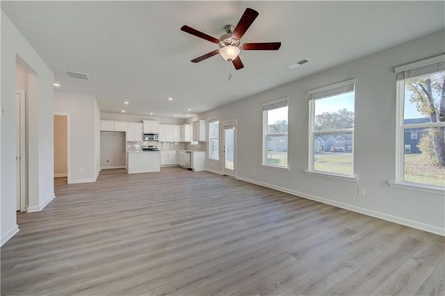 207 St Annes Place, Covington, GA 30016