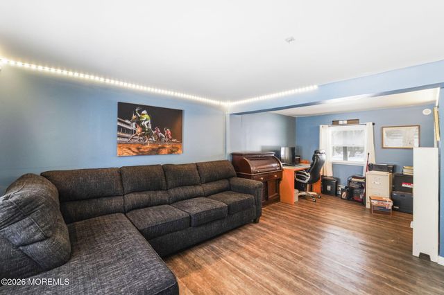 8 Malsbury Lane, Cream Ridge, NJ 08514