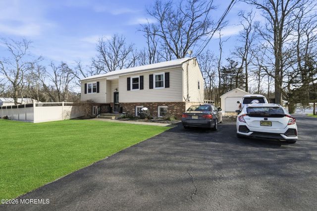 8 Malsbury Lane, Cream Ridge, NJ 08514