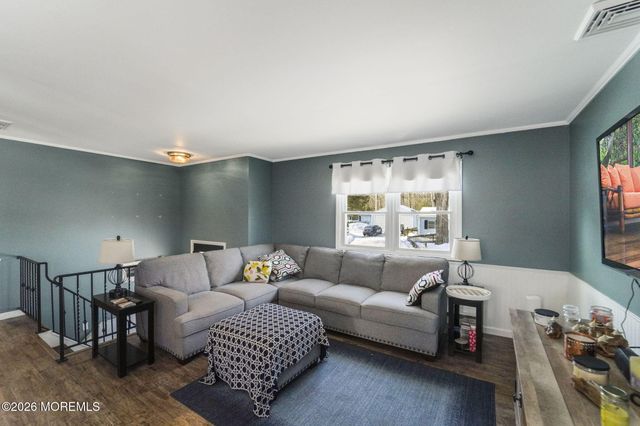 8 Malsbury Lane, Cream Ridge, NJ 08514