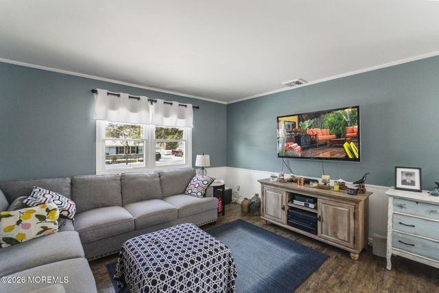 8 Malsbury Lane, Cream Ridge, NJ 08514