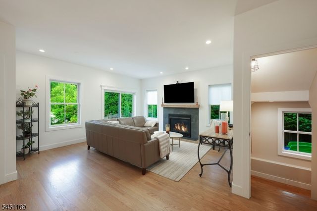 402 N Euclid Avenue, Westfield Town, NJ 07090