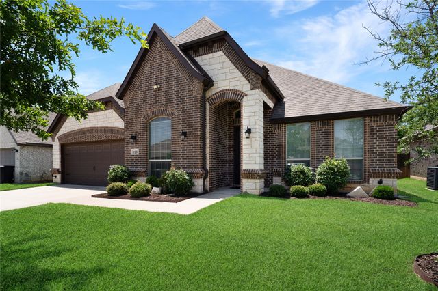 129 Colonial Drive, Joshua, TX 76058