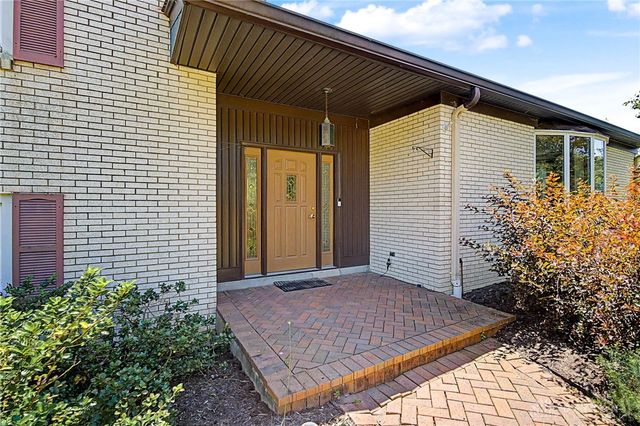174 Marbrook Drive, Dayton, OH 45429