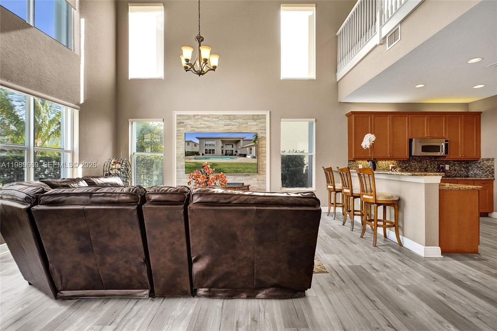 Image 15 of property listing at 17713 SW 47th St, Miramar, FL 33029