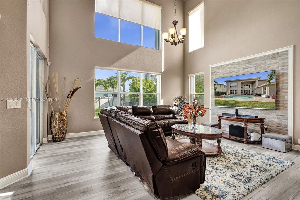 Image 16 of property listing at 17713 SW 47th St, Miramar, FL 33029