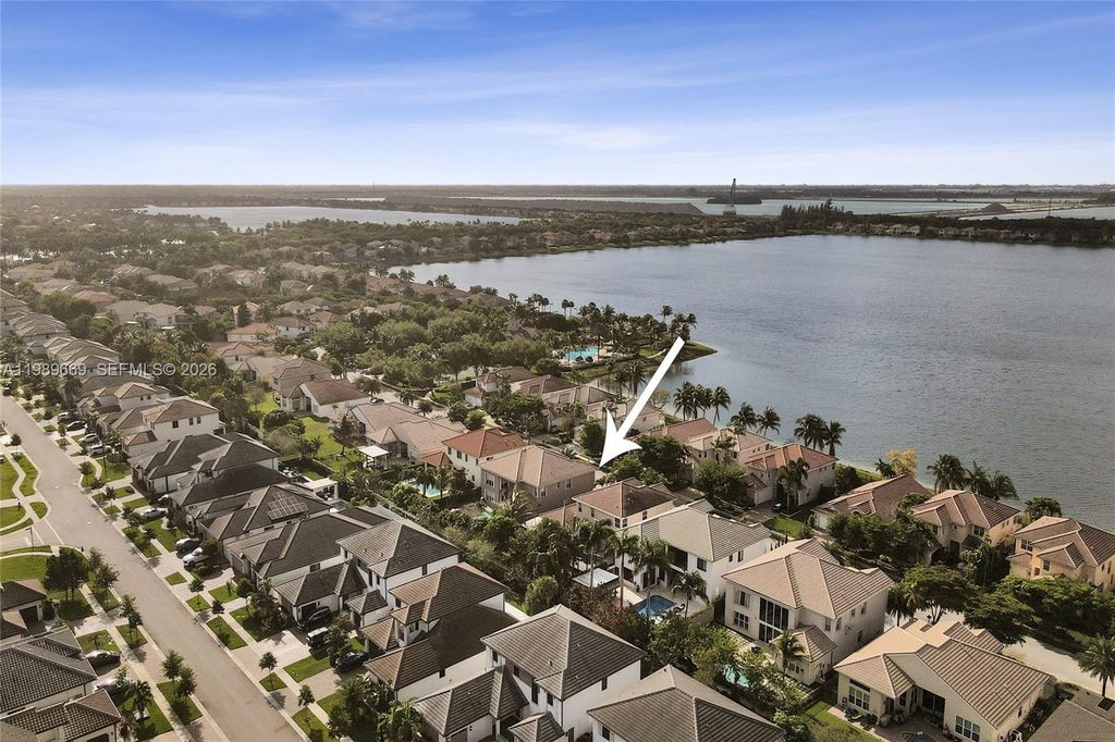 Image 73 of property listing at 17713 SW 47th St, Miramar, FL 33029