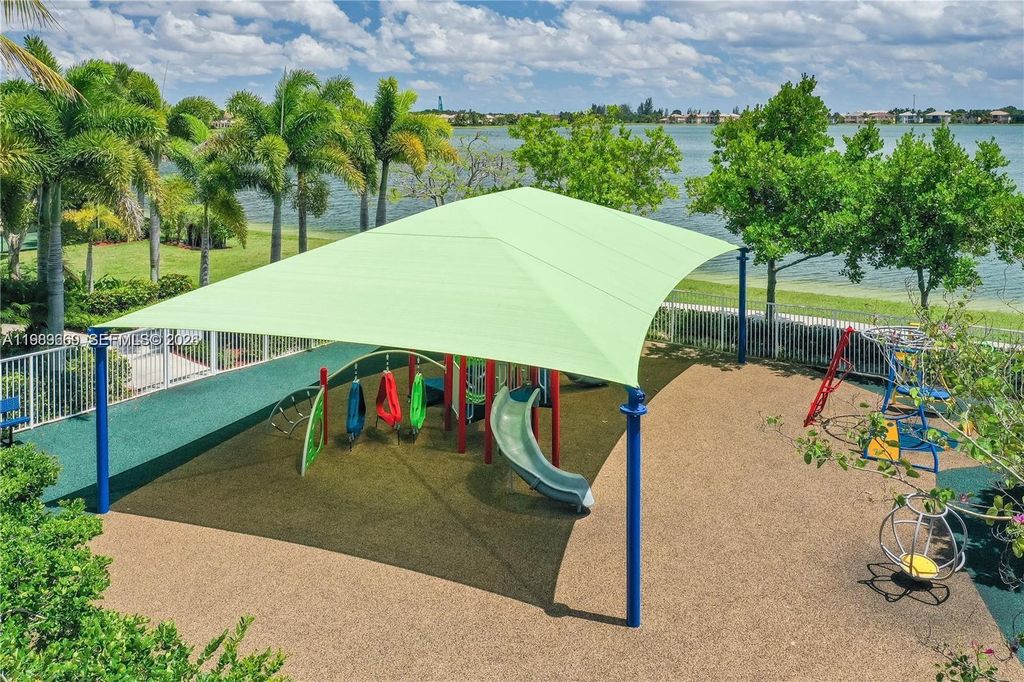 Image 91 of property listing at 17713 SW 47th St, Miramar, FL 33029