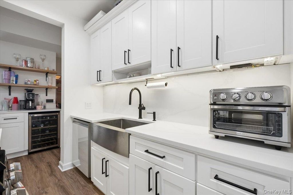 178 Garth Road TL, Scarsdale, NY 10583 — photo 2