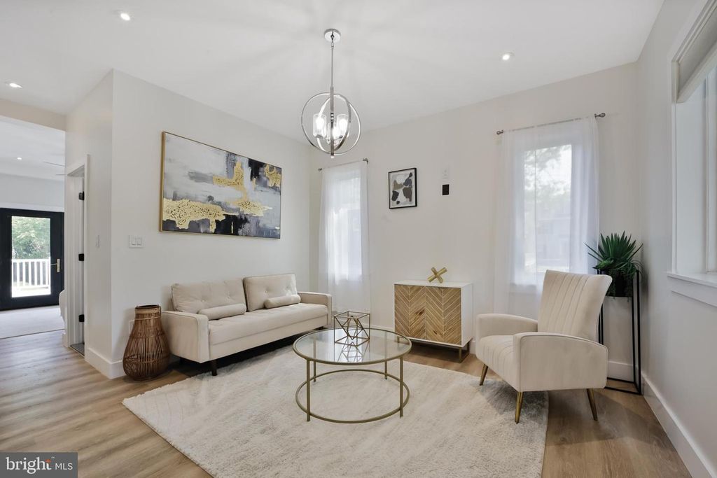 2806 FRANKLIN ST NE, Washington, DC 20018