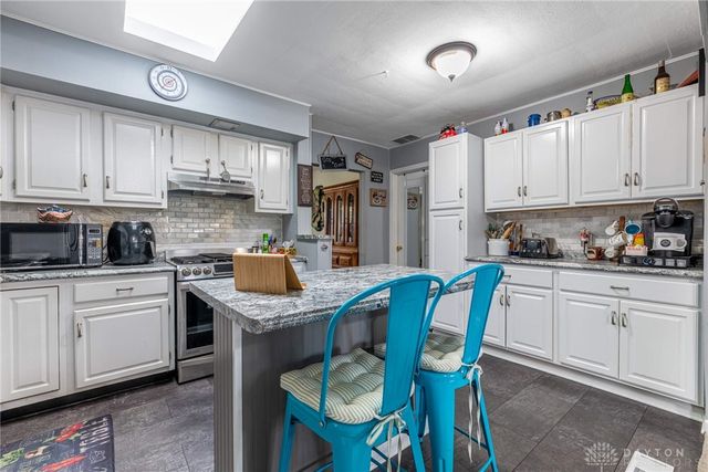 1808 Burnside Drive, Miamisburg, OH 45342