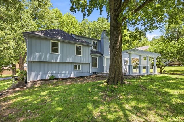 5131 W 63rd Street, Prairie Village, KS 66208