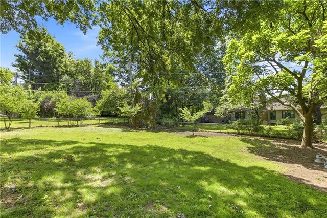 5131 W 63rd Street, Prairie Village, KS 66208