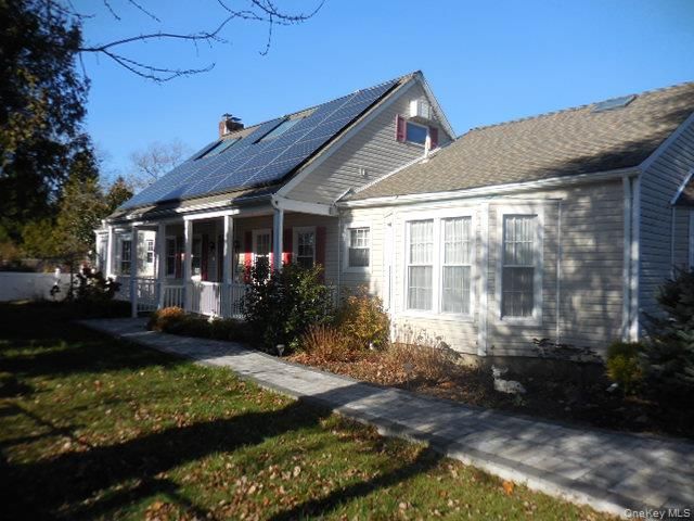 42 Handsome Avenue, Sayville, NY 11782