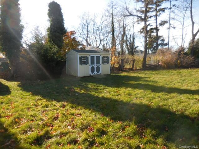 42 Handsome Avenue, Sayville, NY 11782