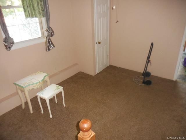 42 Handsome Avenue, Sayville, NY 11782