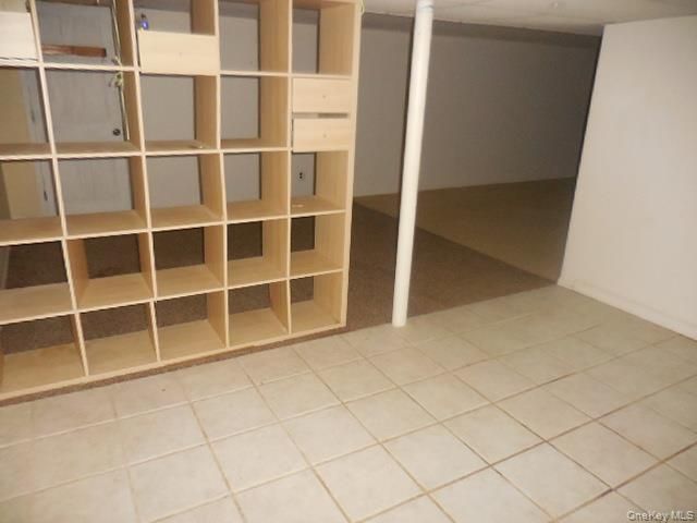 42 Handsome Avenue, Sayville, NY 11782