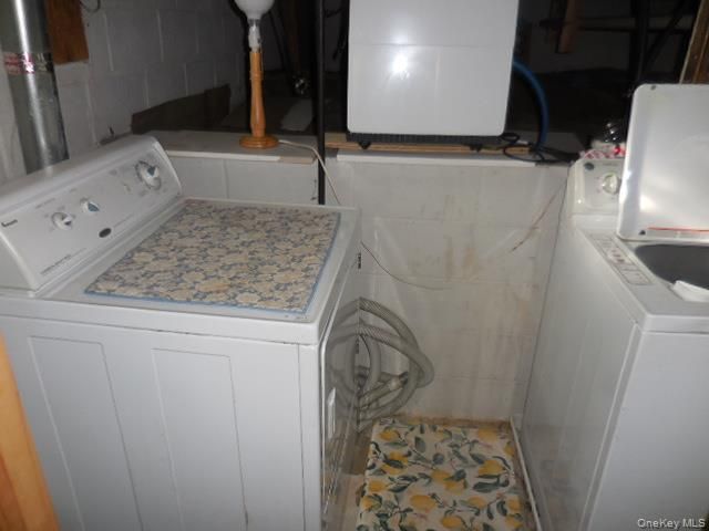 42 Handsome Avenue, Sayville, NY 11782