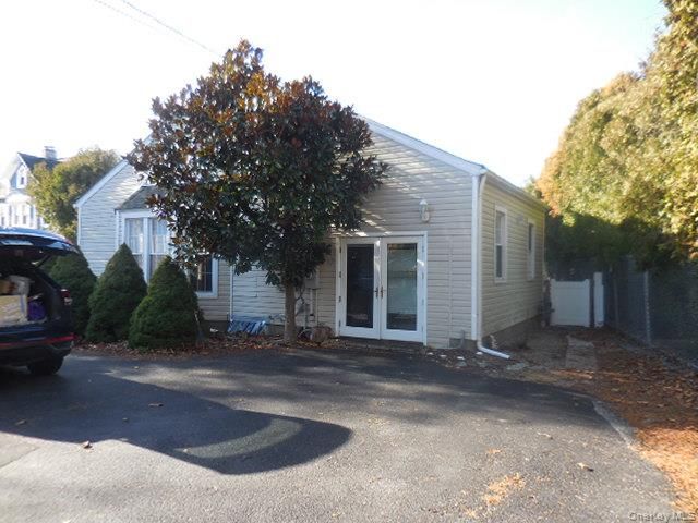 42 Handsome Avenue, Sayville, NY 11782