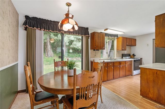 3643 Warners Road, Camillus, NY 13209
