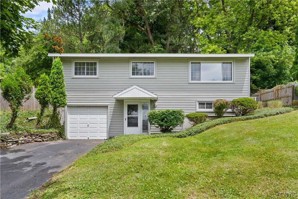 3643 Warners Road, Camillus, NY 13209